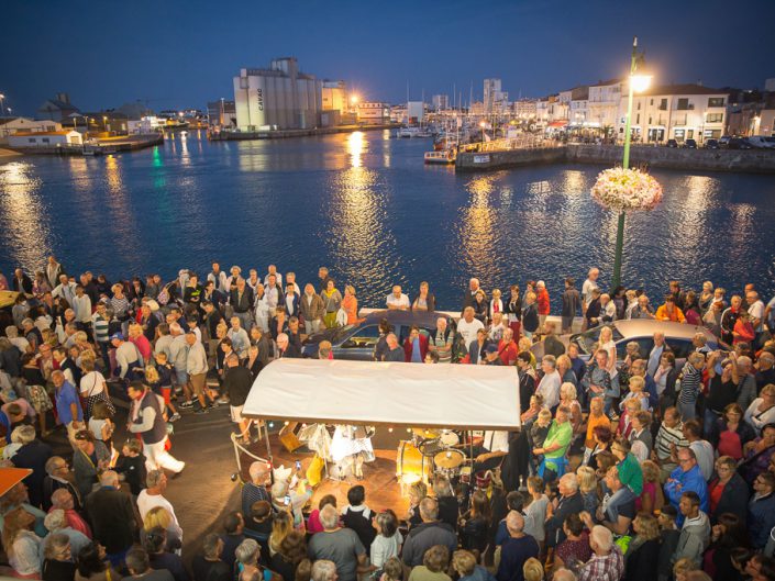 La guinguette essaye de se faire un chemin parmi les spectateurs