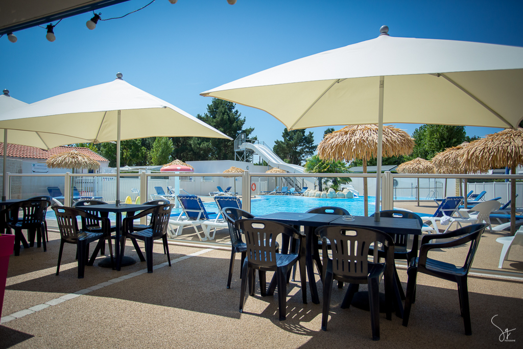 vue terrasse et piscine, villa campista, sg photographie