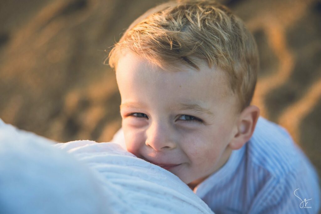 sg photographie - seance famille - vendee - plage - naissance - en attendant bébé - été 2025 (6)